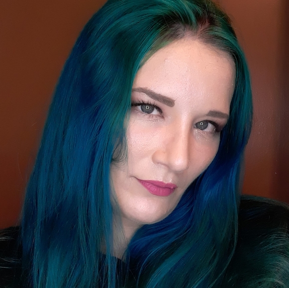 Meet your Posher, Sarah - Picture 3 of 6